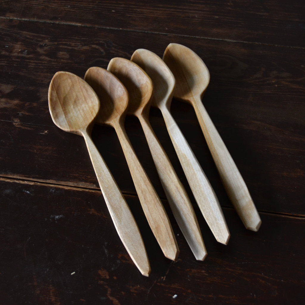 puulusikka-kasin-veistetty-kapusta-woodenware